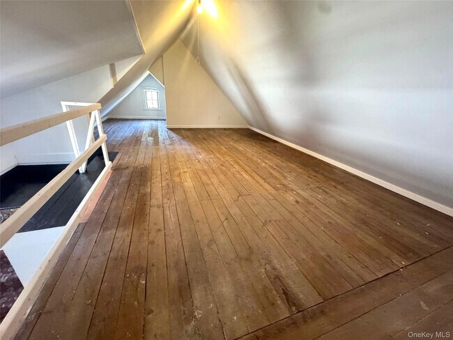 Building Photo - 84 Surrey Ln