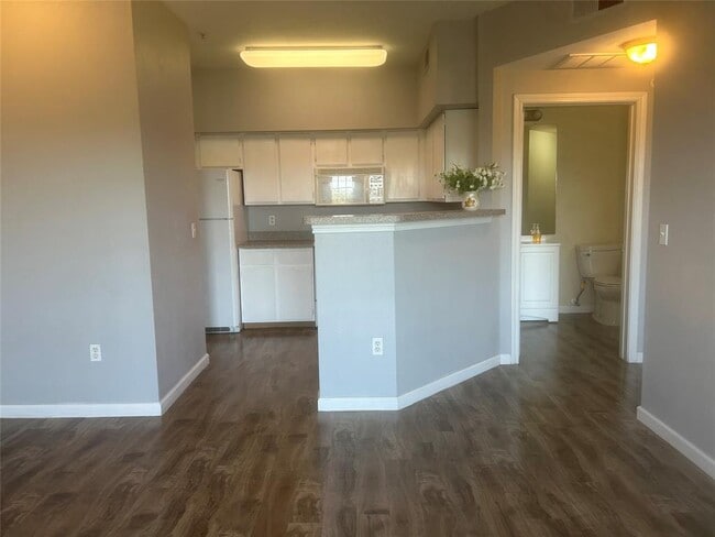 Building Photo - 2320 Gracy Farms Ln