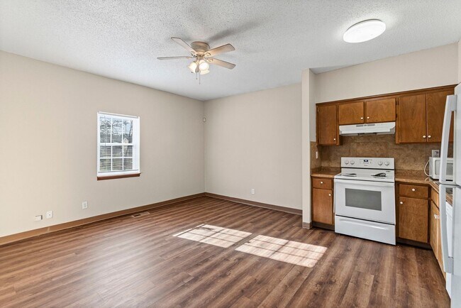Building Photo - Adorable Home Walking Distance to KU Med & 39th Street