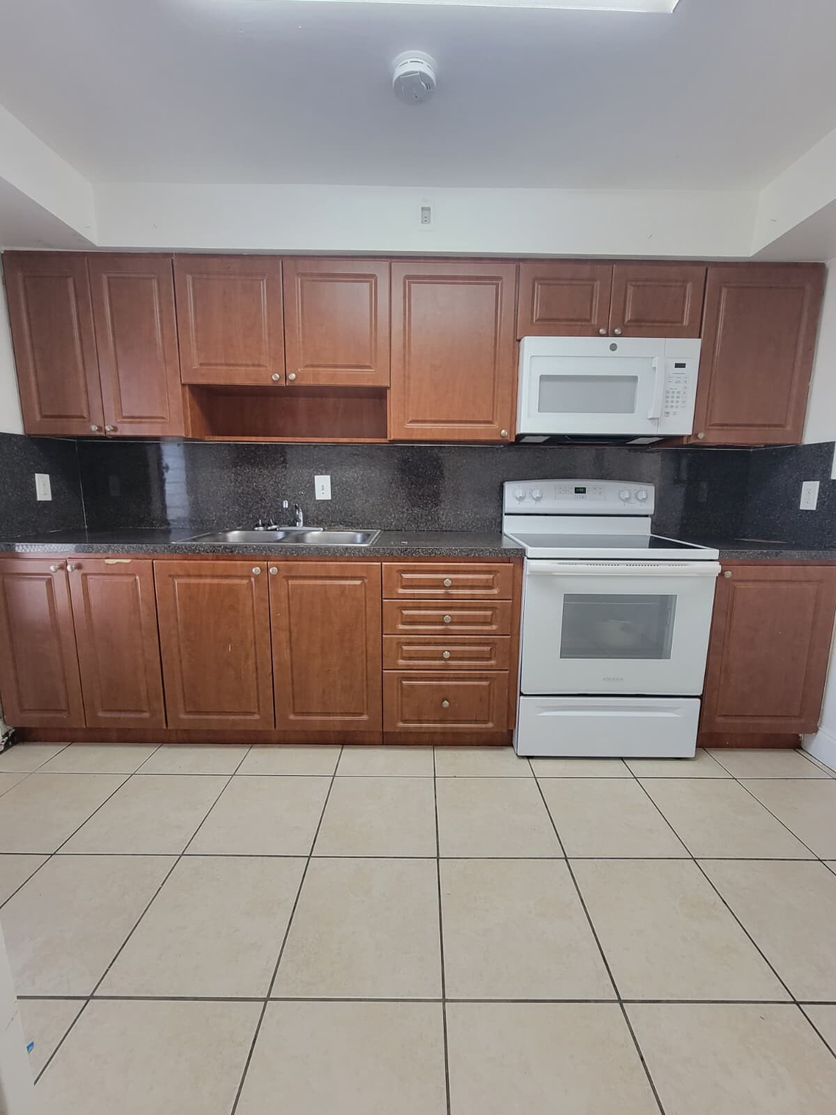 Building Photo - 2005 Sans Souci Blvd