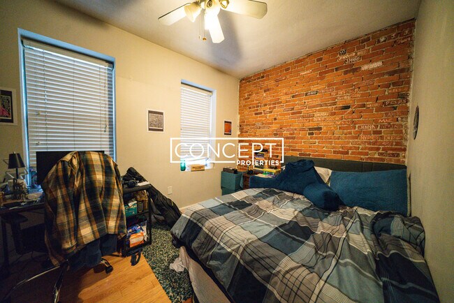 Building Photo - 65 Hemenway St