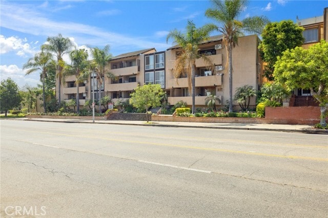 Building Photo - 17000 Burbank Blvd