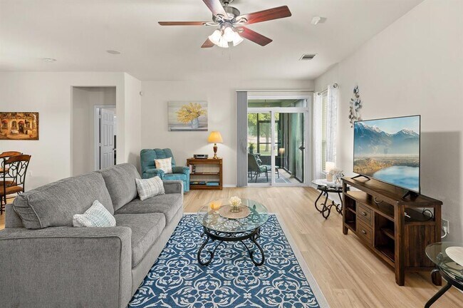 Building Photo - 109 Providence St