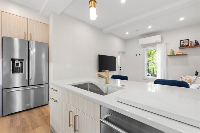 Building Photo - 46 Lancaster Terrace