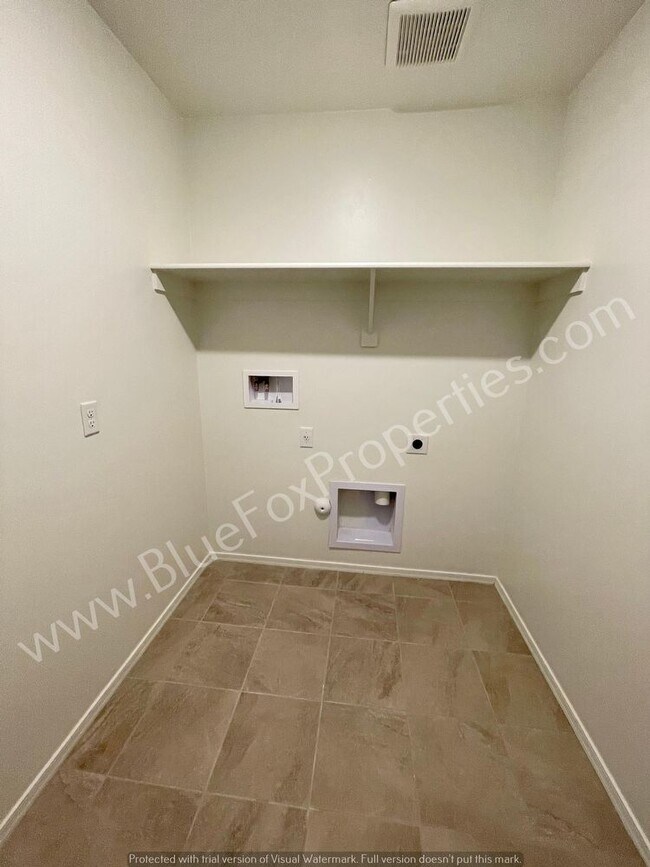 Building Photo - 8790 E Stone Meadow Cir