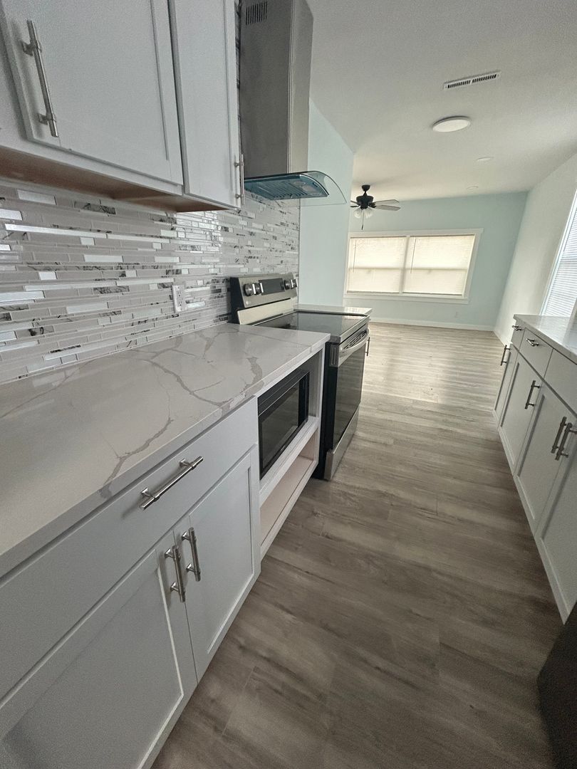 Building Photo - 2336 N Estelle Ave