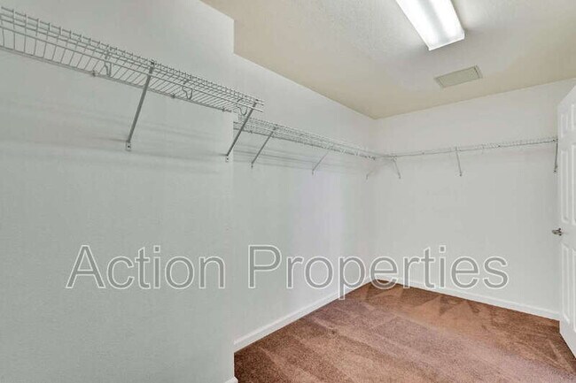 Building Photo - 800 N 8th St