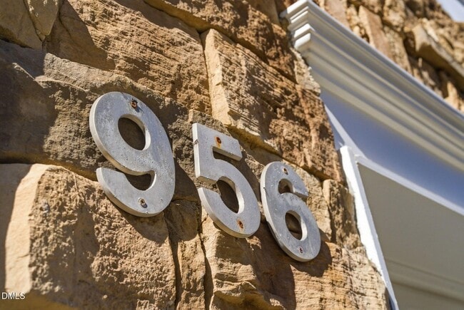 Building Photo - 956 Shining Wire Way