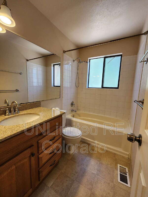 Building Photo - 10833 W Patterson Pl