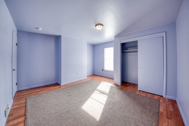 Building Photo - 128-128 Railroad St