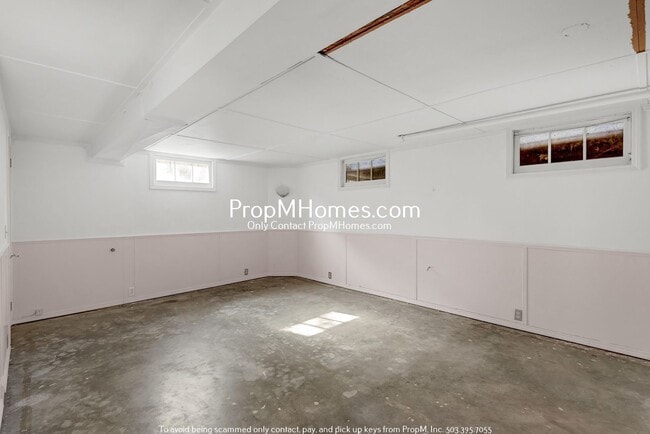 Building Photo - Quintessential Two Bedroom home in SW - Beautiful Backyard!