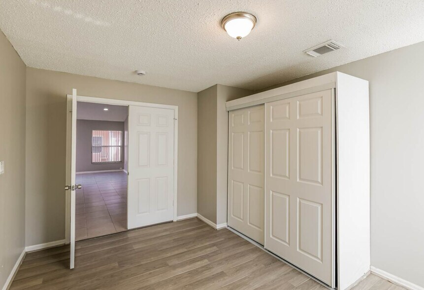 Building Photo - 5010 SW 151st Ter