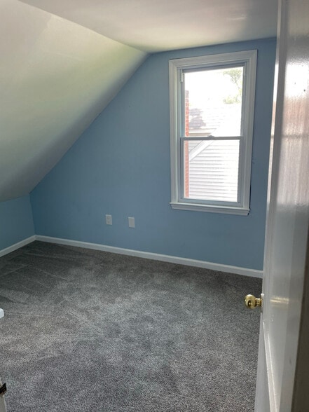 Building Photo - 1127 Fort Hunter Rd