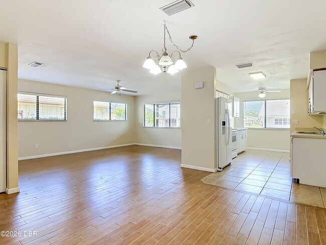 Building Photo - 49 Bogey Cir