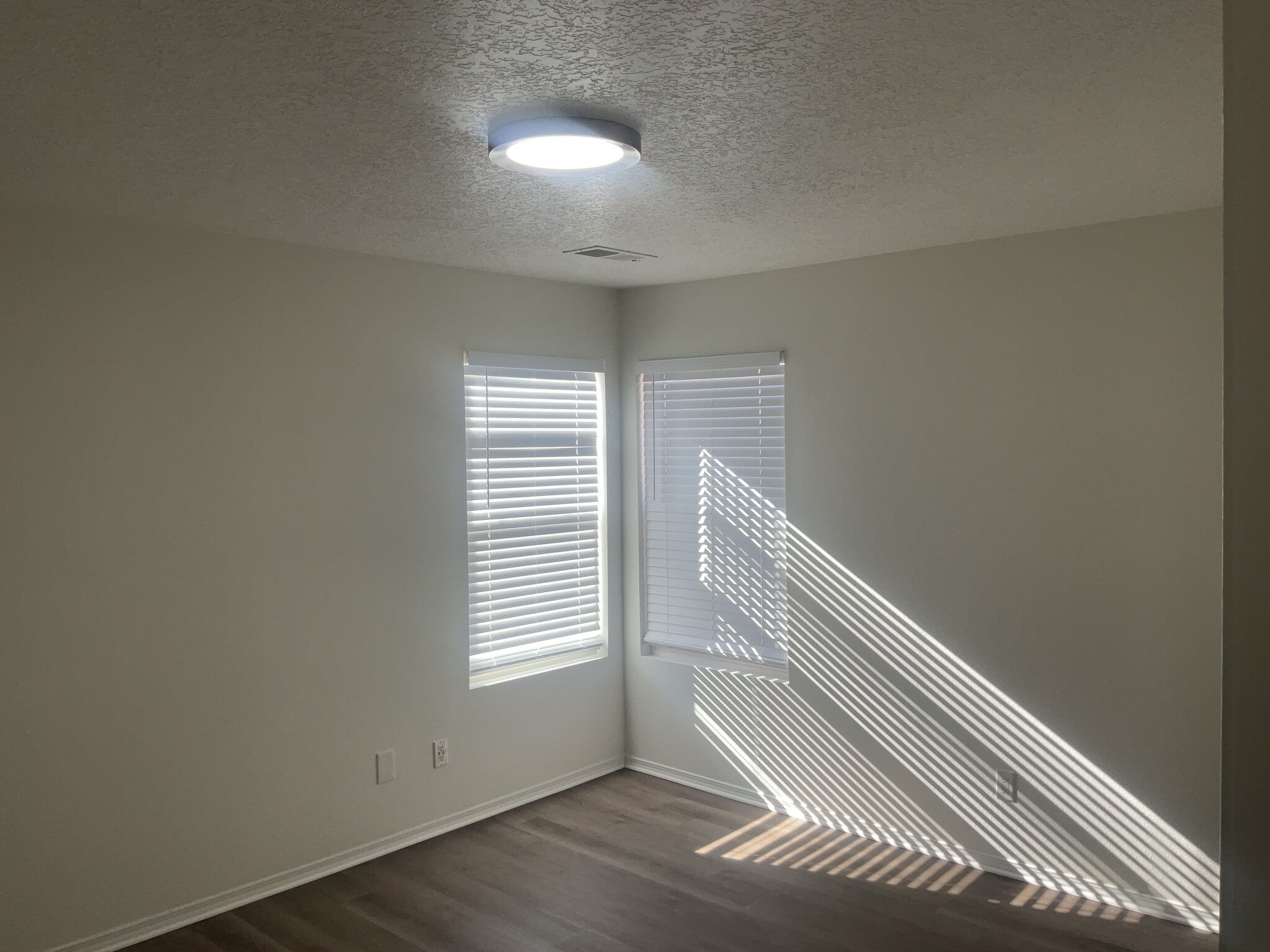 Building Photo - 1008 Desert Paintbrush Loop