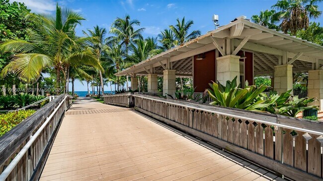 Building Photo - 555 Crandon Blvd