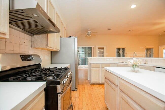Building Photo - 7731 Las Flores Dr