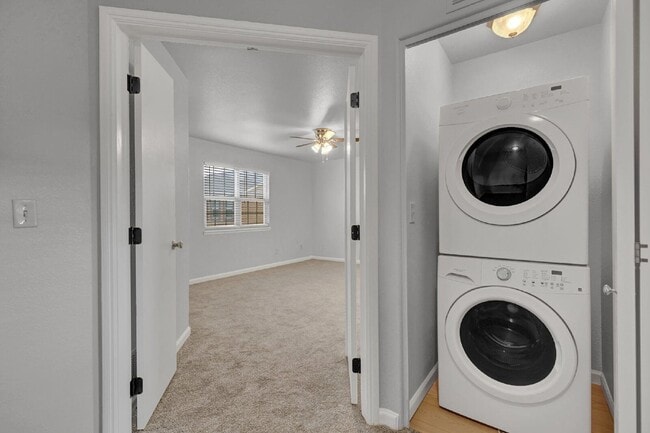 Building Photo - 9429 Fence Post Ct