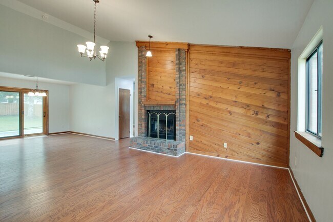 Building Photo - 2010 Rangewood Cir SE