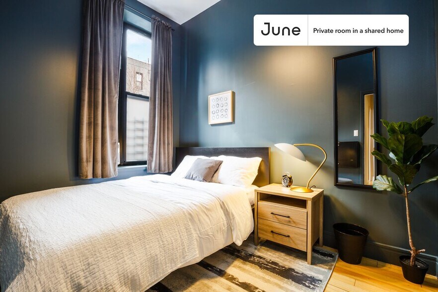 Primary Photo - Private bedroom in 5 bed/2 bath Home