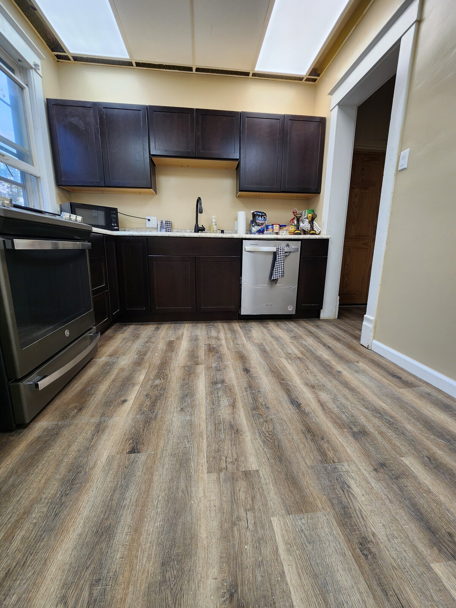 Kitchen - 1017 N Elmwood Ave