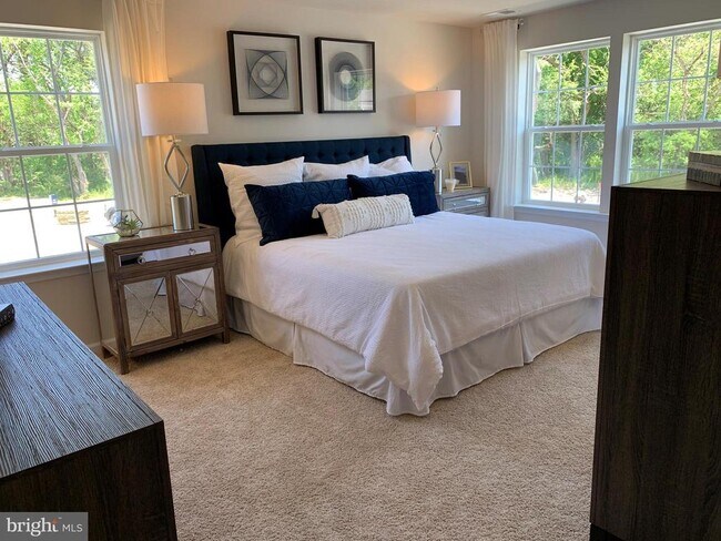 Building Photo - 30 Elliot Ln