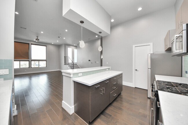 Building Photo - 3204 Sherman St