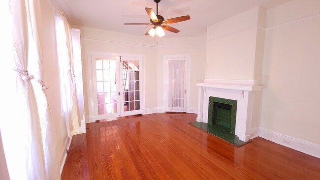 Building Photo - 2921 Lepage St
