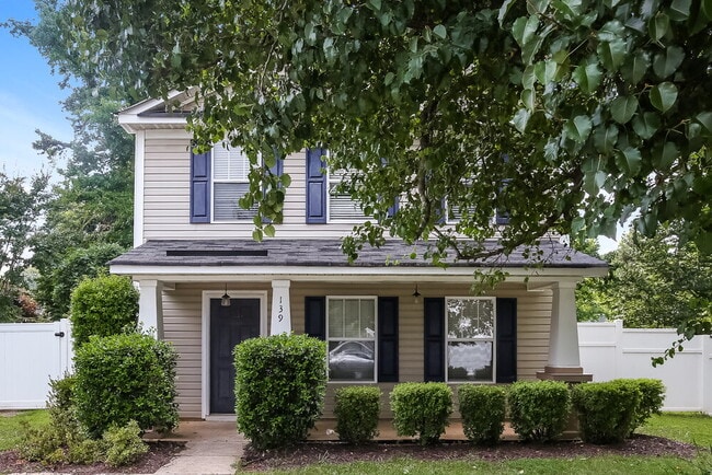 Primary Photo - 139 Peterborough Dr