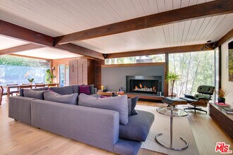 Building Photo - 9624 Yoakum Dr