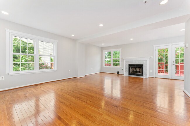 Building Photo - 44132 Mistletoe Ter