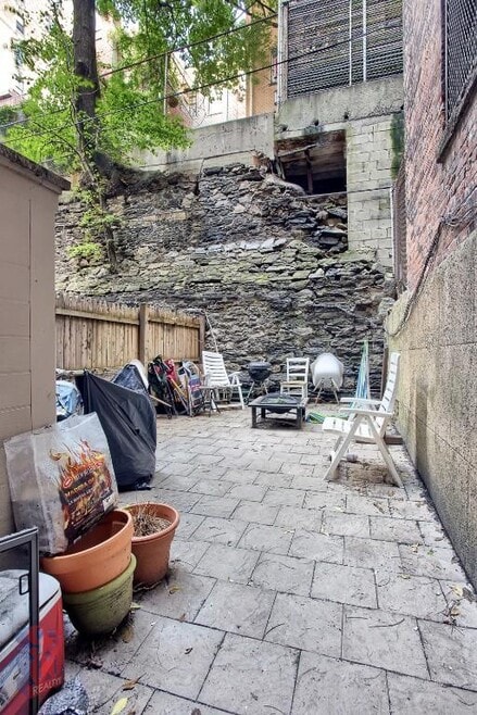 Building Photo - 309 W 97th St