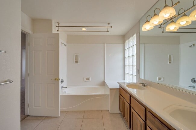 Building Photo - 4127 Abernethy Forest Pl