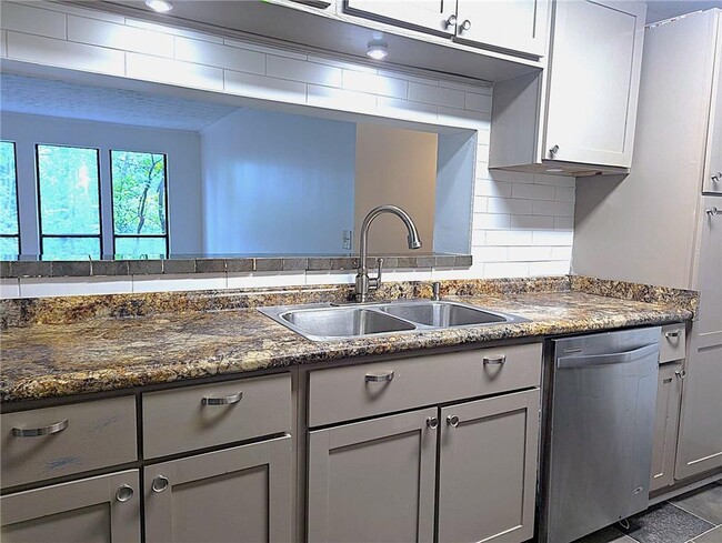 Building Photo - 101 Warm Springs Cir