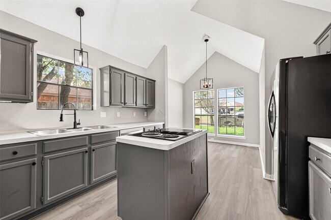 Building Photo - 4906 Pleasure Lake Ln