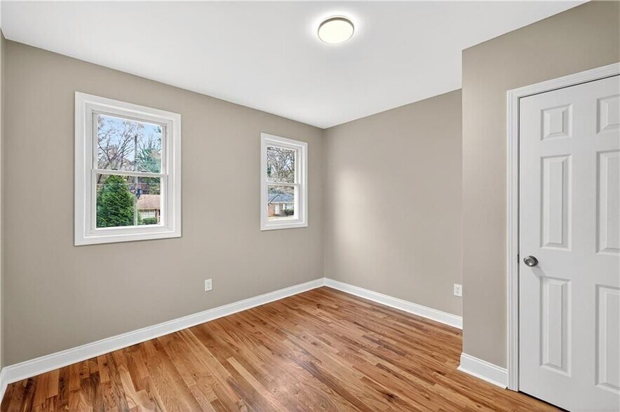 Building Photo - 2907 Cloverhurst Dr