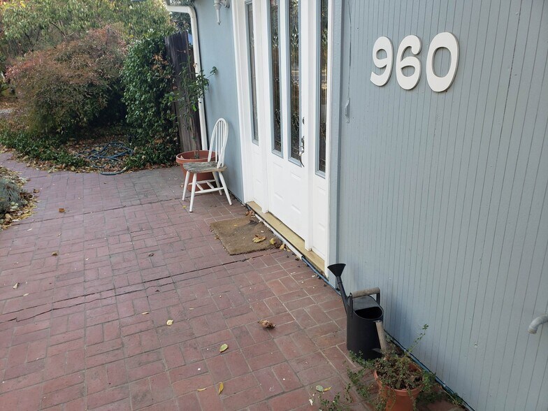 Building Photo - 958 K St
