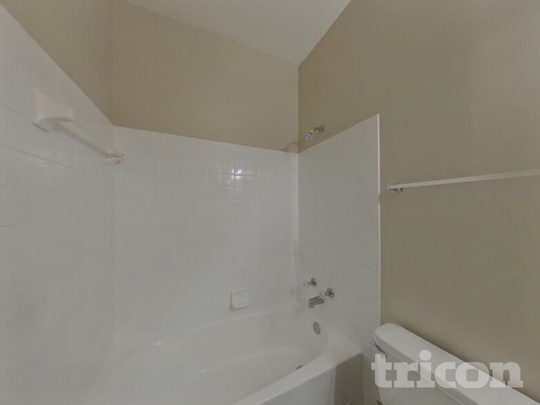 Building Photo - 62 Sweet Thorne Cir