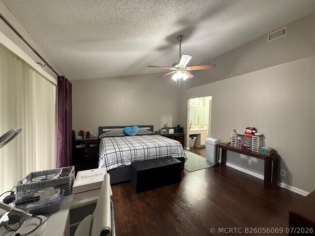 Building Photo - 13025 Meadowbreeze Dr
