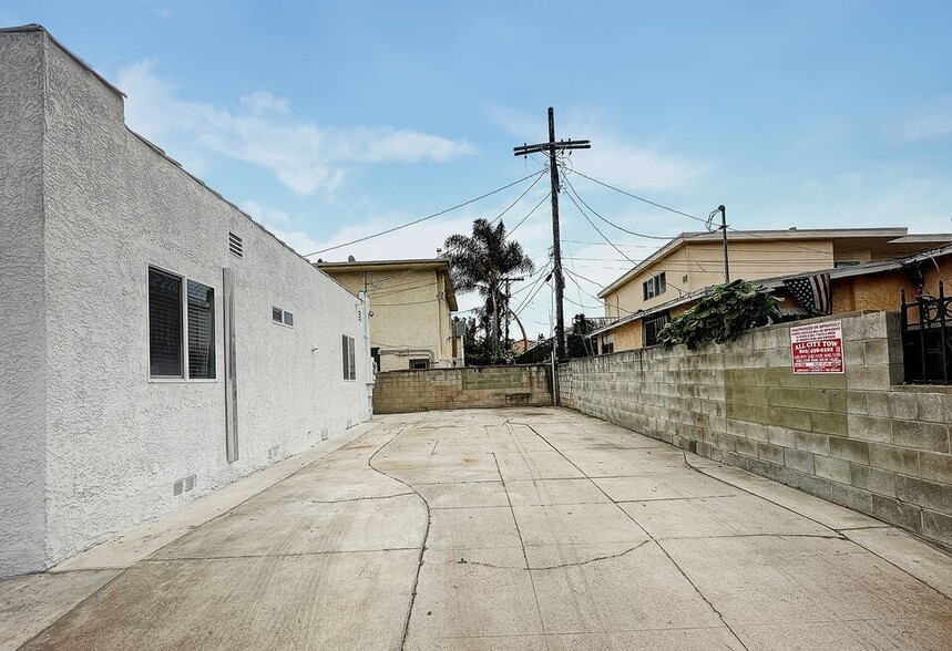 Building Photo - 1814 S Longwood Ave