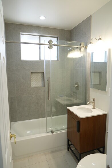 Building Photo - 141 Marguerita Ave