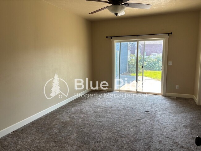 Building Photo - 3312 E Edwards Dr
