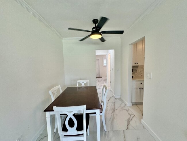 Building Photo - 473 12th Ave S