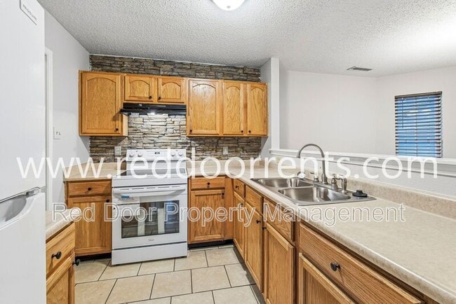 Building Photo - 2249 Collins Way