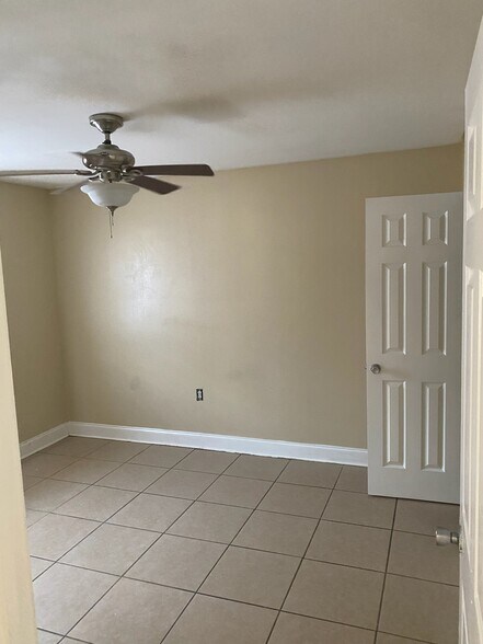 Building Photo - 8701 Dinkins St