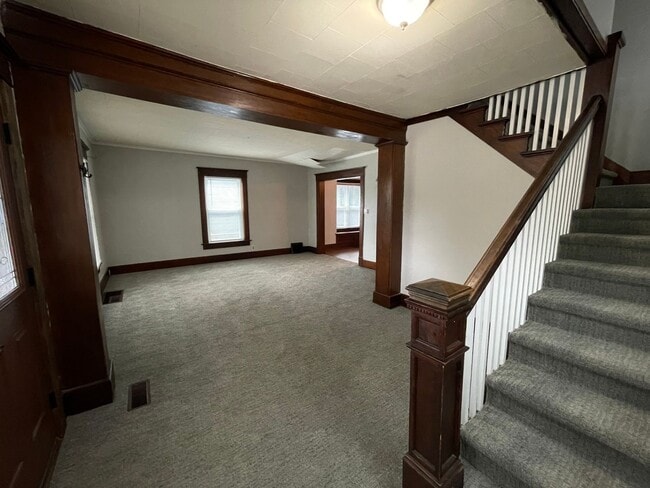 Building Photo - 4 Bedroom Home Near Downtown Goshen