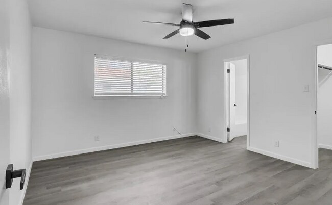 Building Photo - 108 Sparrow Way