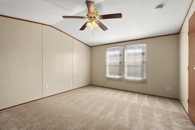 Building Photo - 5040 St Kitts Calle St