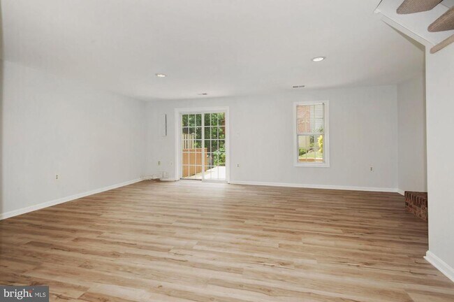 Building Photo - 11951 Sentinel Point Ct