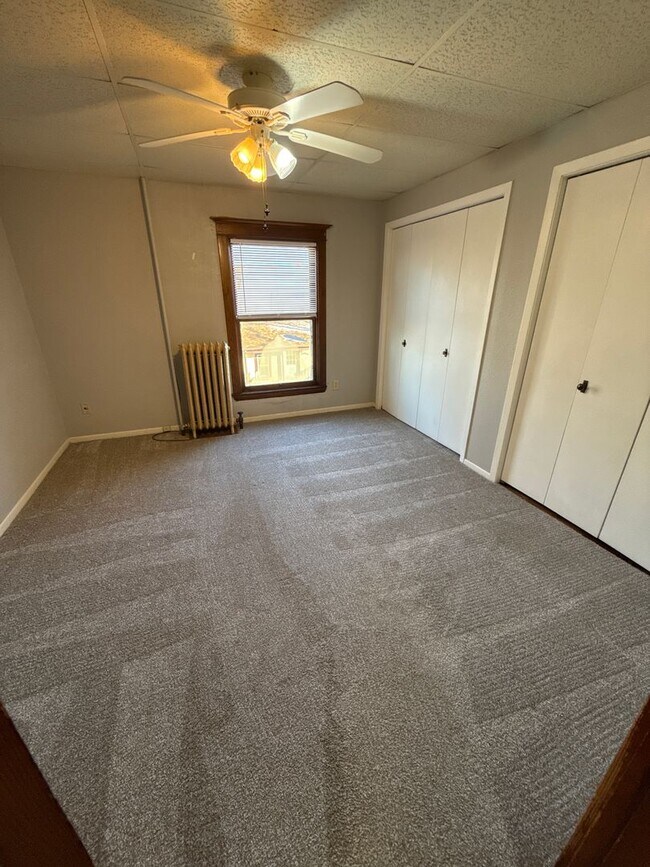 Building Photo - BM- 406